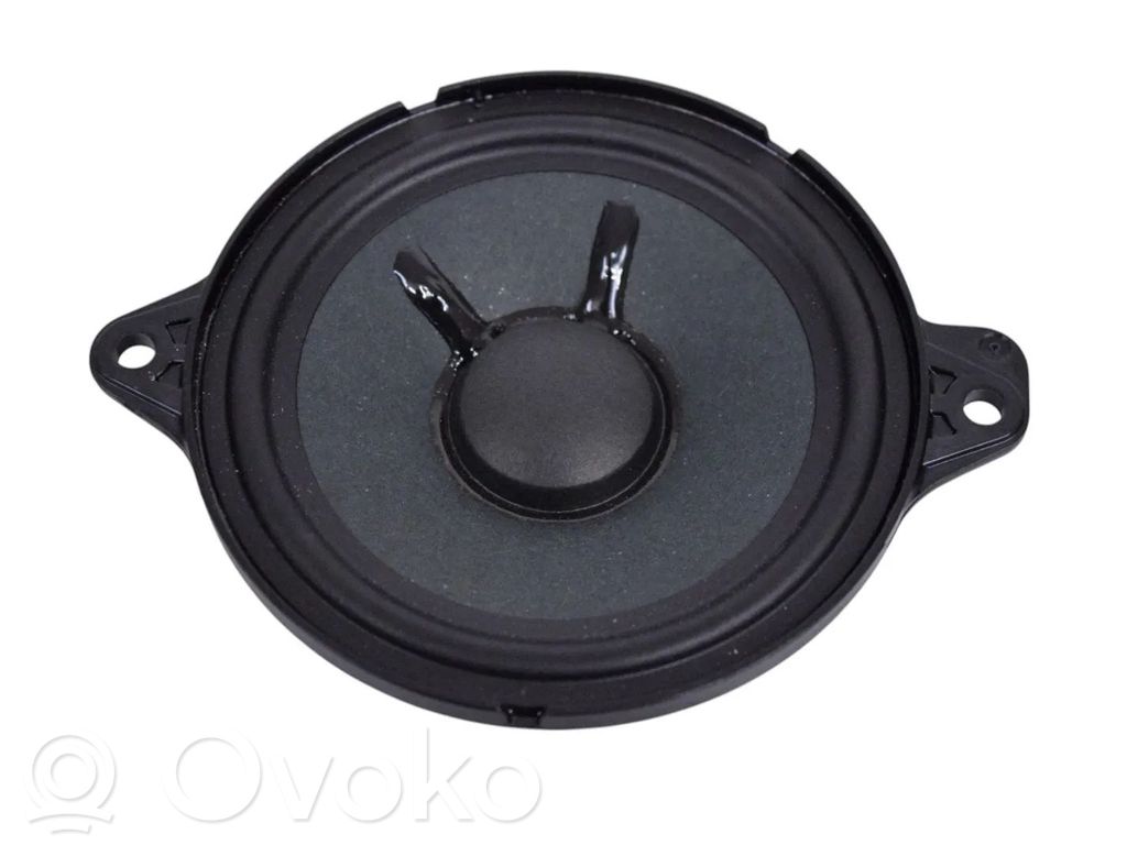 Audi Q5 SQ5 FY Takaoven kaiutin 