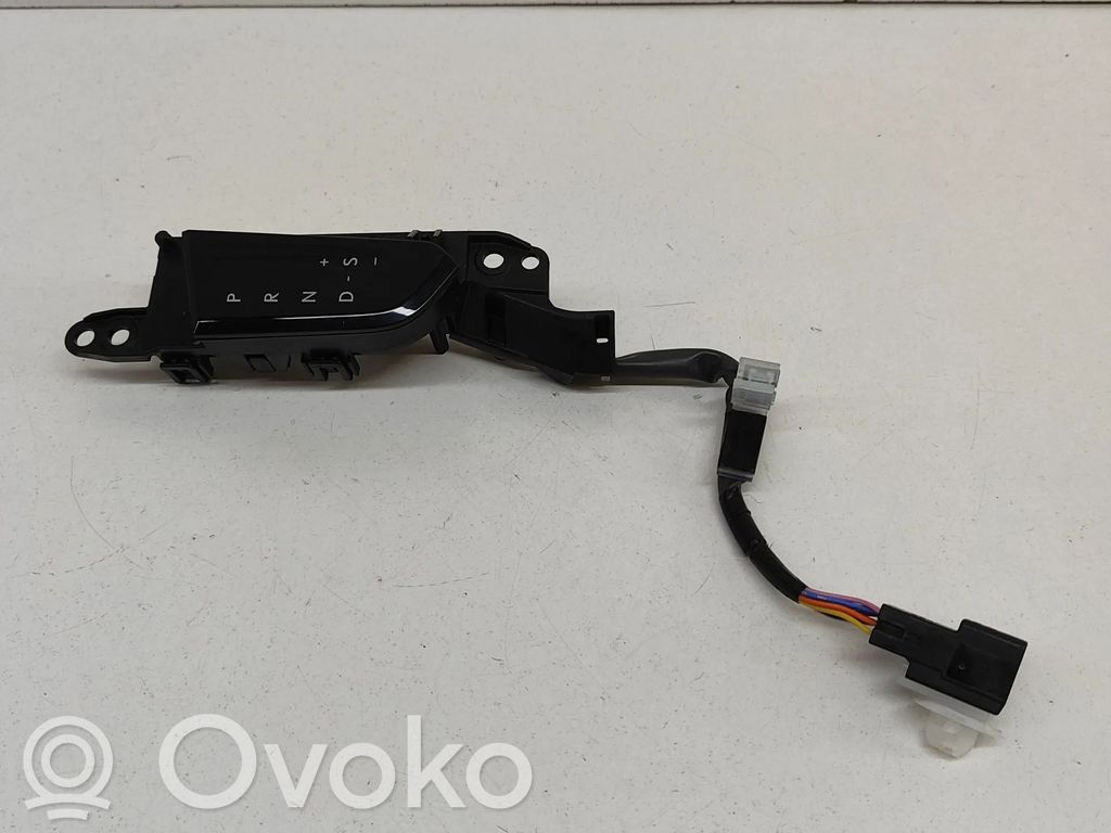 Lexus UX Gear shift selector indicator 