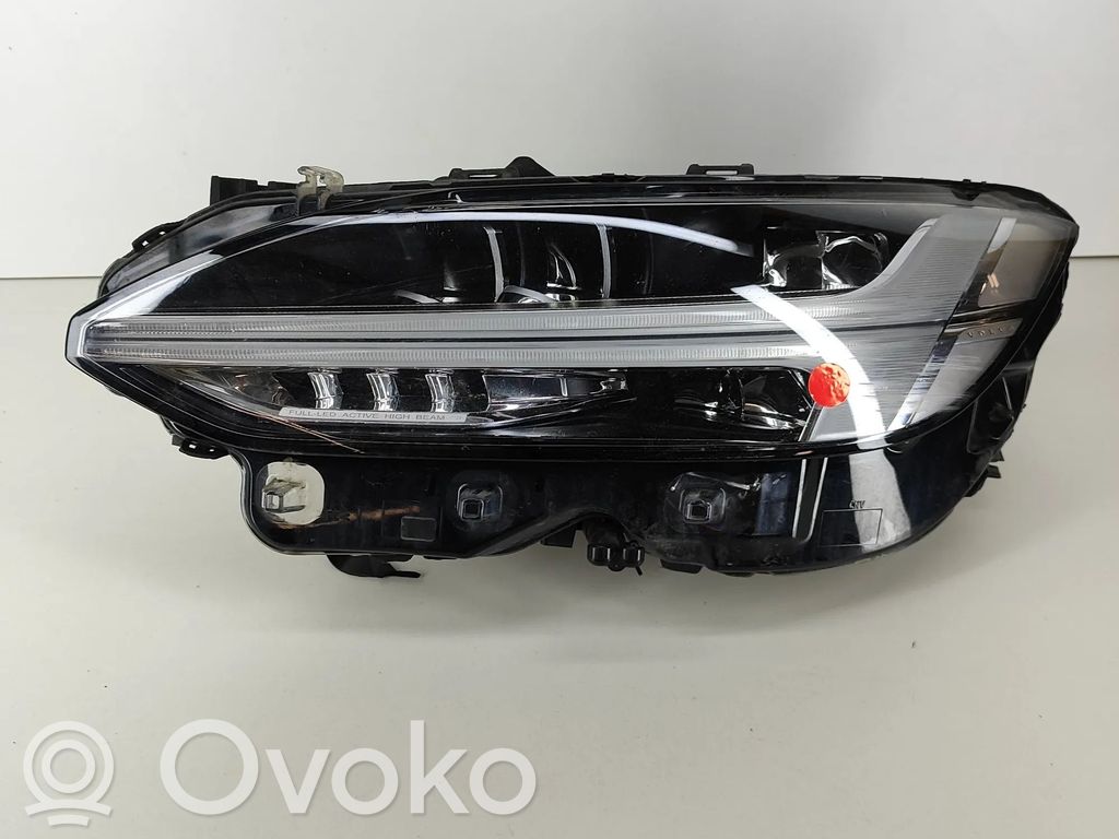 Volvo S90, V90 Scheinwerfer 
