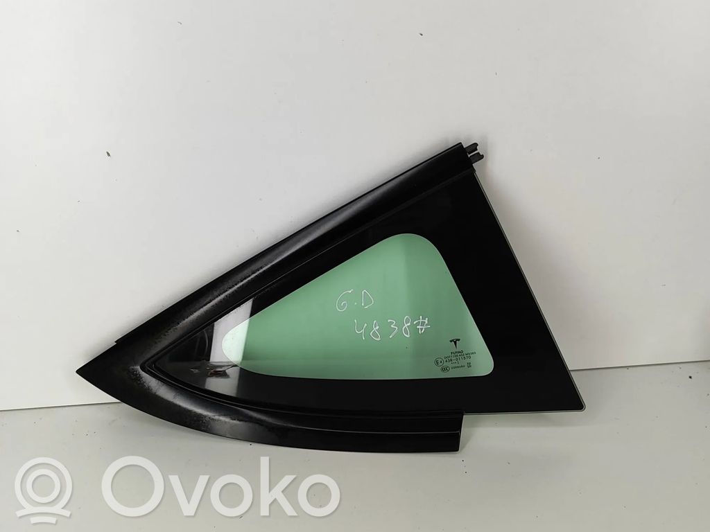 Tesla Model 3 Rear side window 