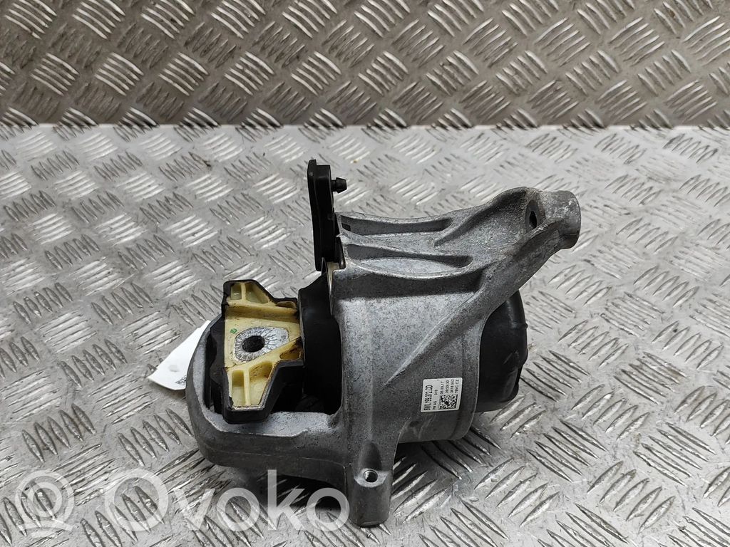 Engine mount bracket   8W0199372CD