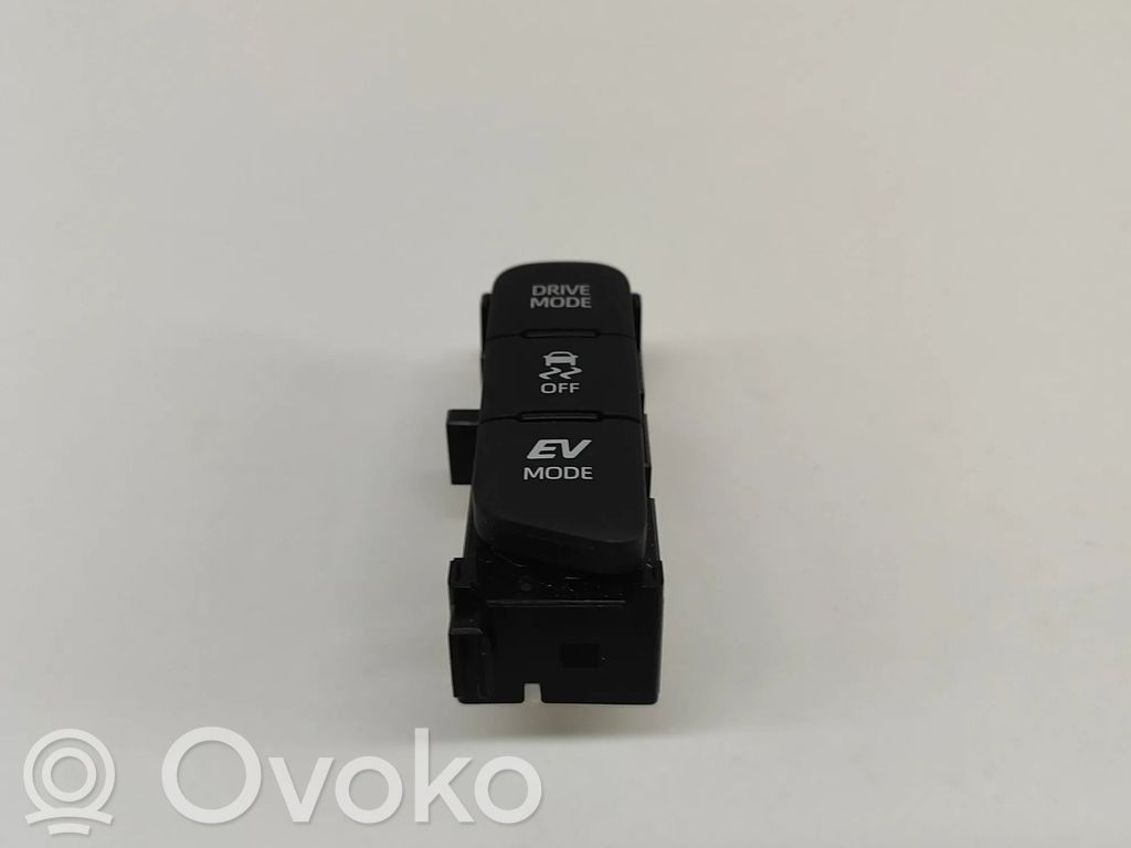 Toyota Yaris Cross Un conjunto de interruptores 