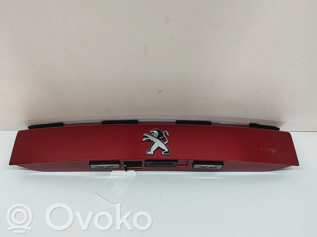 Peugeot 2008 II Listwa oświetlenie tylnej tablicy rejestracyjnej 