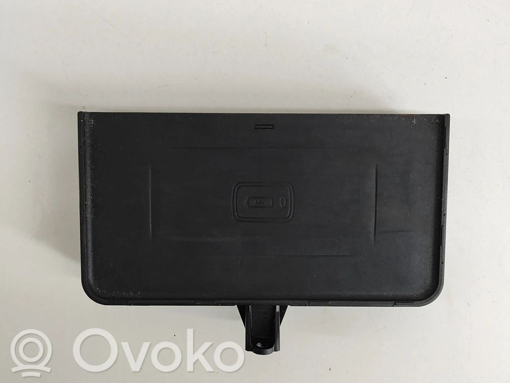 BMW 5 G30 G31 G38 Moduł ładowania bezprzewodowego 