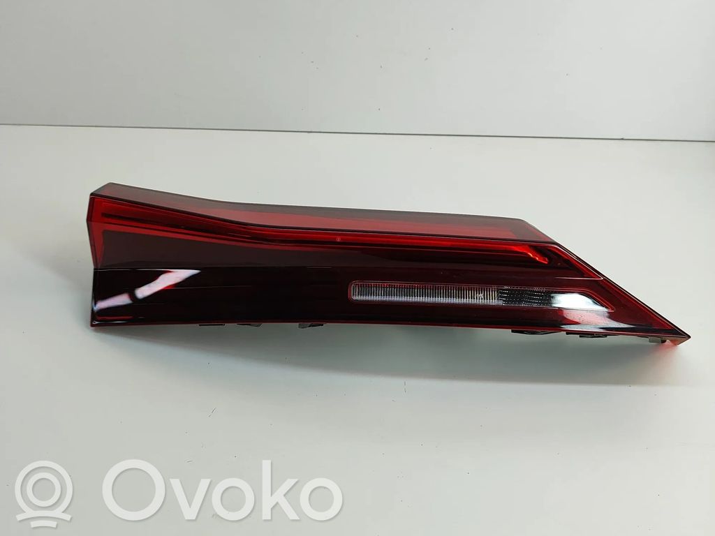 BMW iX1 Lampă spate în capacul portbagajului 