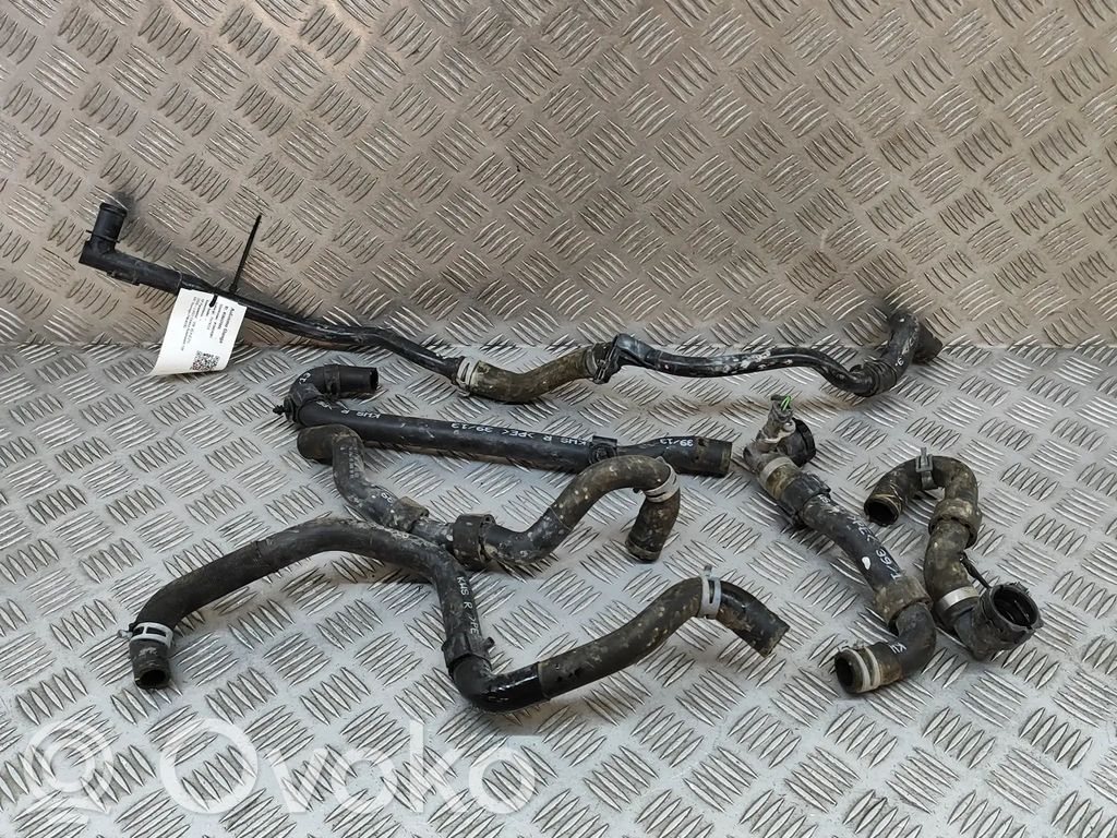 Volkswagen ID.4 Tubo flessibile del liquido di raffreddamento del motore