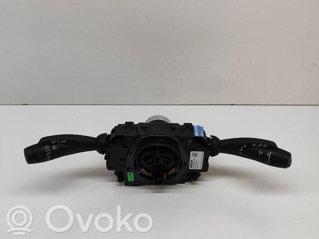 Volvo XC40 Palanca de intermitentes 