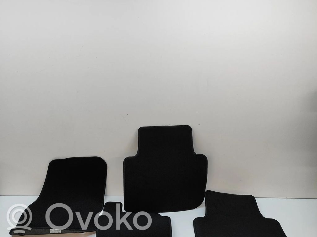 Zestaw dywaników samochodowych   57J864435,57J864436,57H864451,57H864452,57J863011