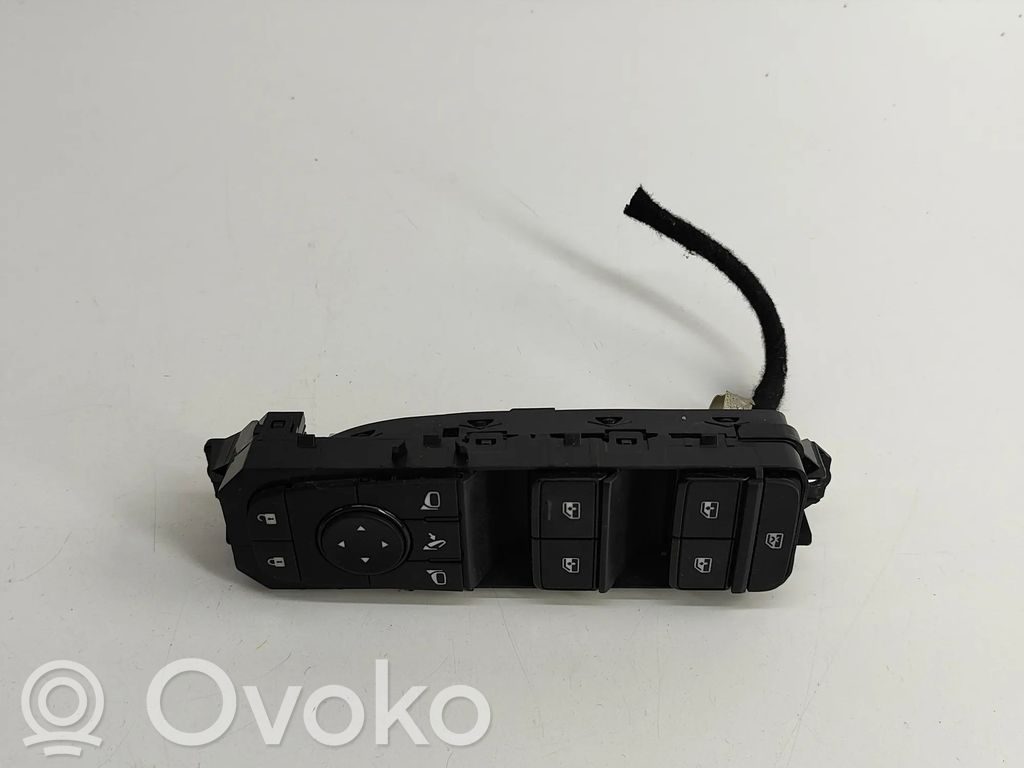Nissan Qashqai J12 Comutator comandă geamuri electrice 