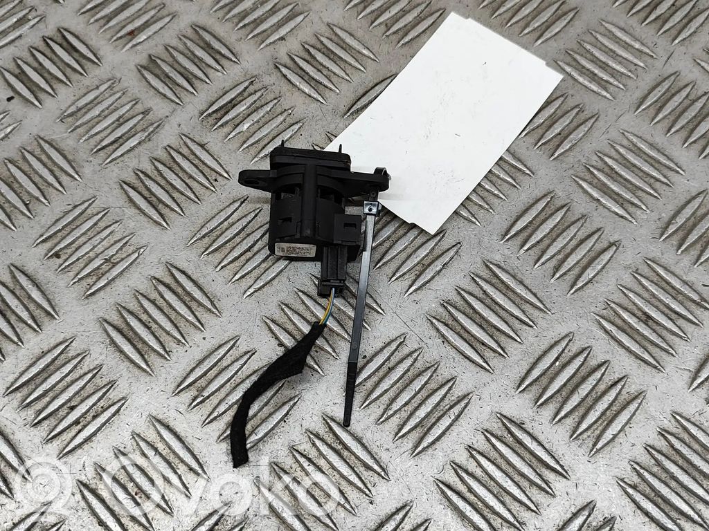Tesla Model 3 Öltemperatur Sensor Fühler Geber 