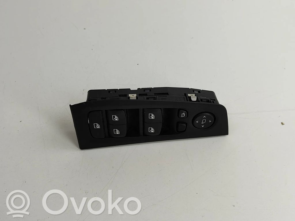 BMW 2 F44 Przyciski szyb 