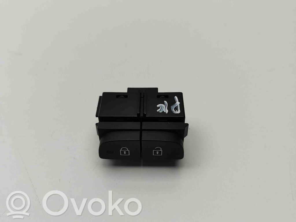 Volvo XC40 Interruttore a pulsante della chiusura centralizzata 