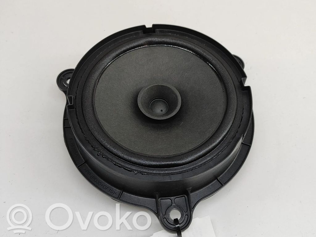 Nissan Qashqai J12 Enceinte de porte arrière