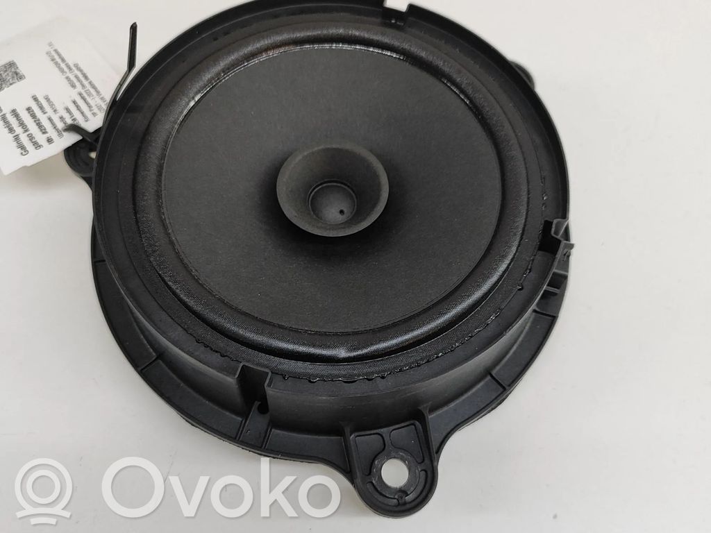 Nissan Qashqai J12 Enceinte de porte arrière