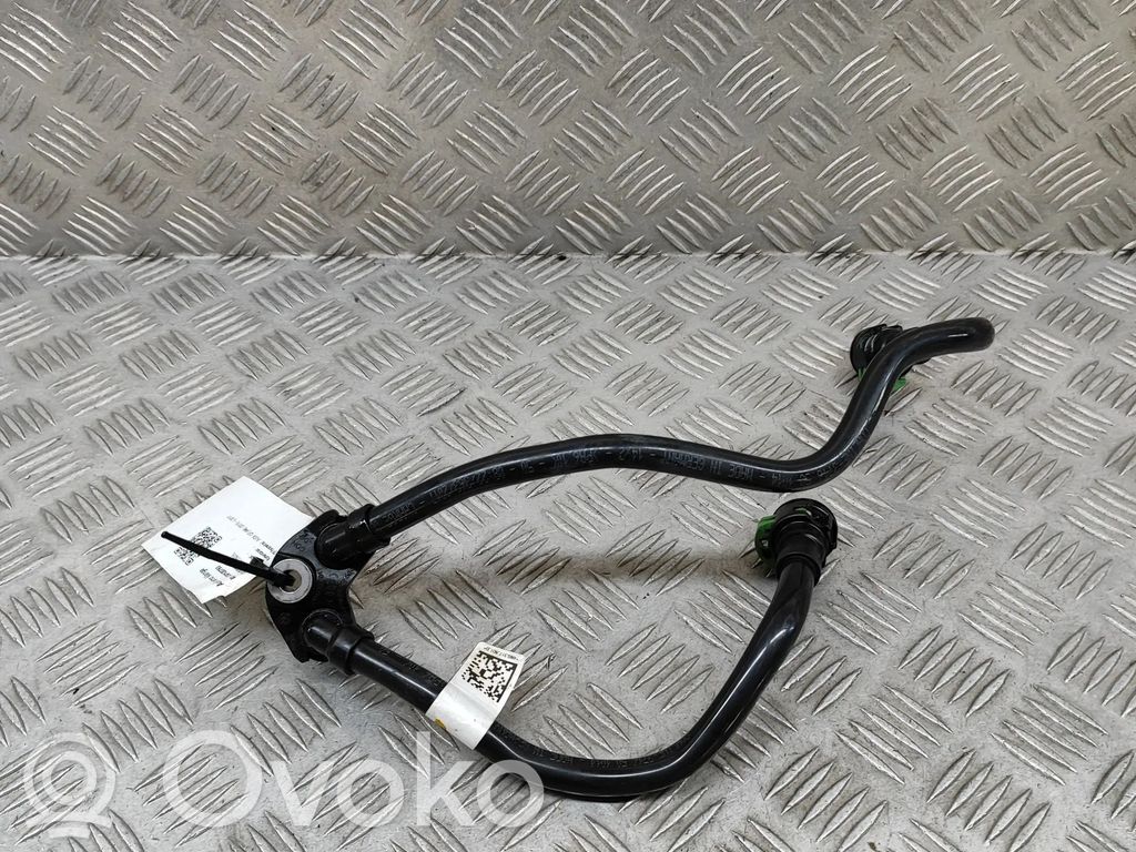 Audi Q7 4M Tubo flessibile del liquido di raffreddamento del motore