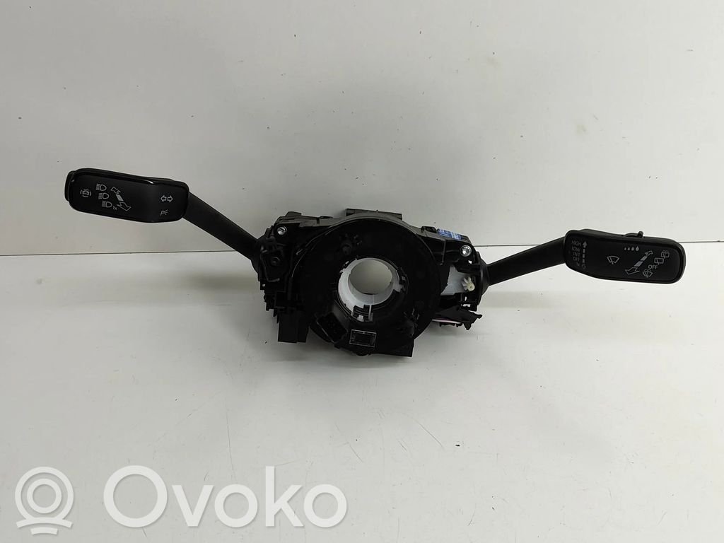 Volkswagen Polo VI Palanca de intermitentes 