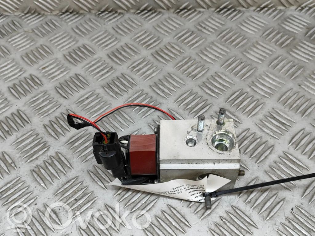 KIA Soul Air conditioning (A/C) expansion valve 