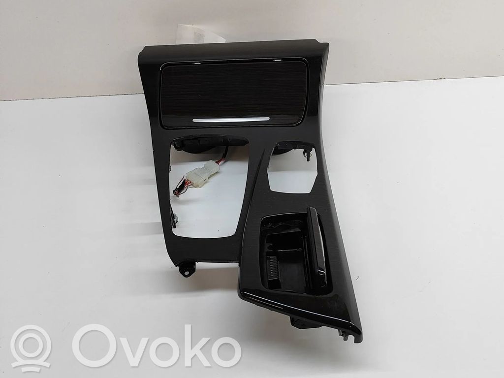 BMW 5 F10 F11 Uchwyt na kubek deski rozdzielczej 
