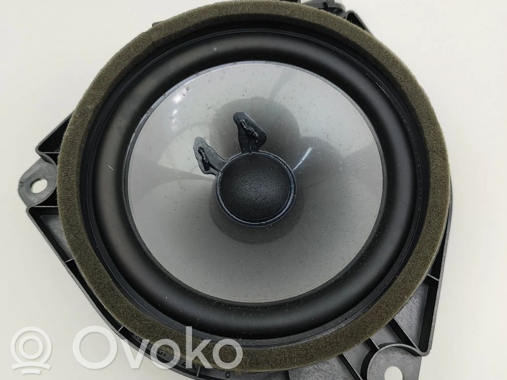 Lexus NX Altavoz de la puerta trasera 