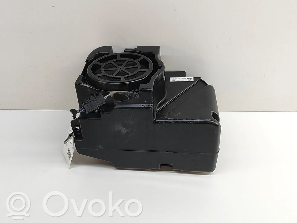 Audi Q4 Sportback e-tron Subwoofer 