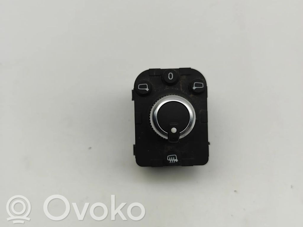 Audi Q3 F3 Wing mirror switch 