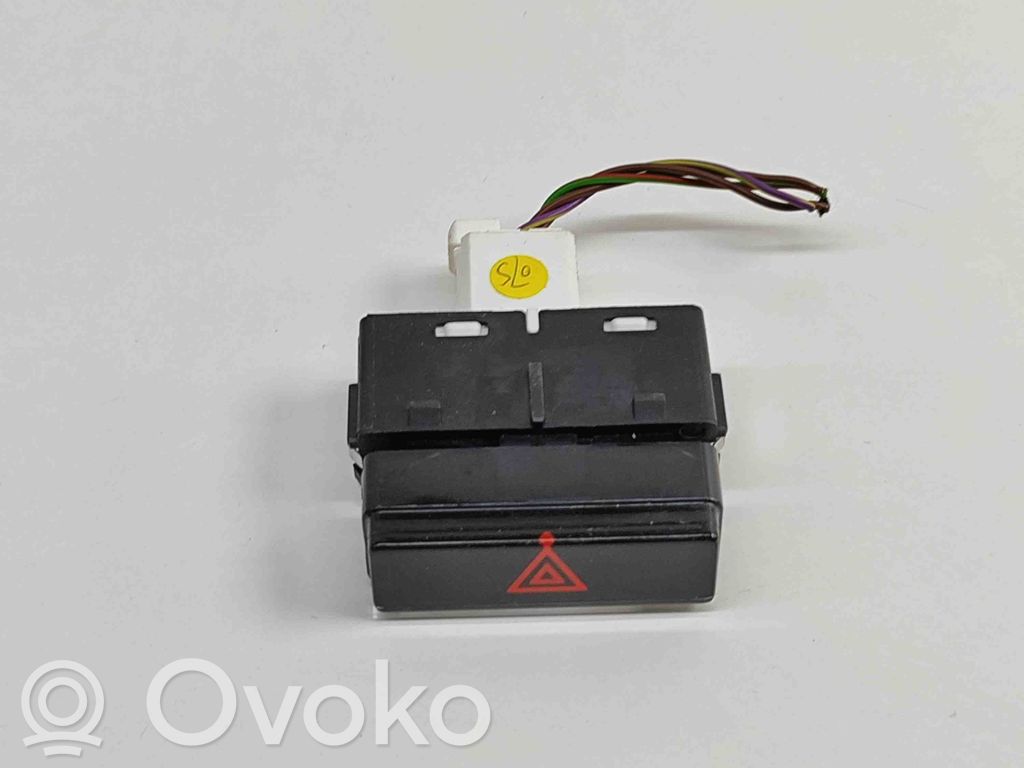 Volkswagen PASSAT B8 Comutator lumini pericol 