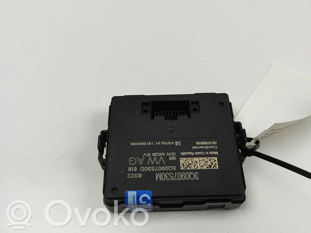 Volkswagen PASSAT B8 Módulo de control Gateway 