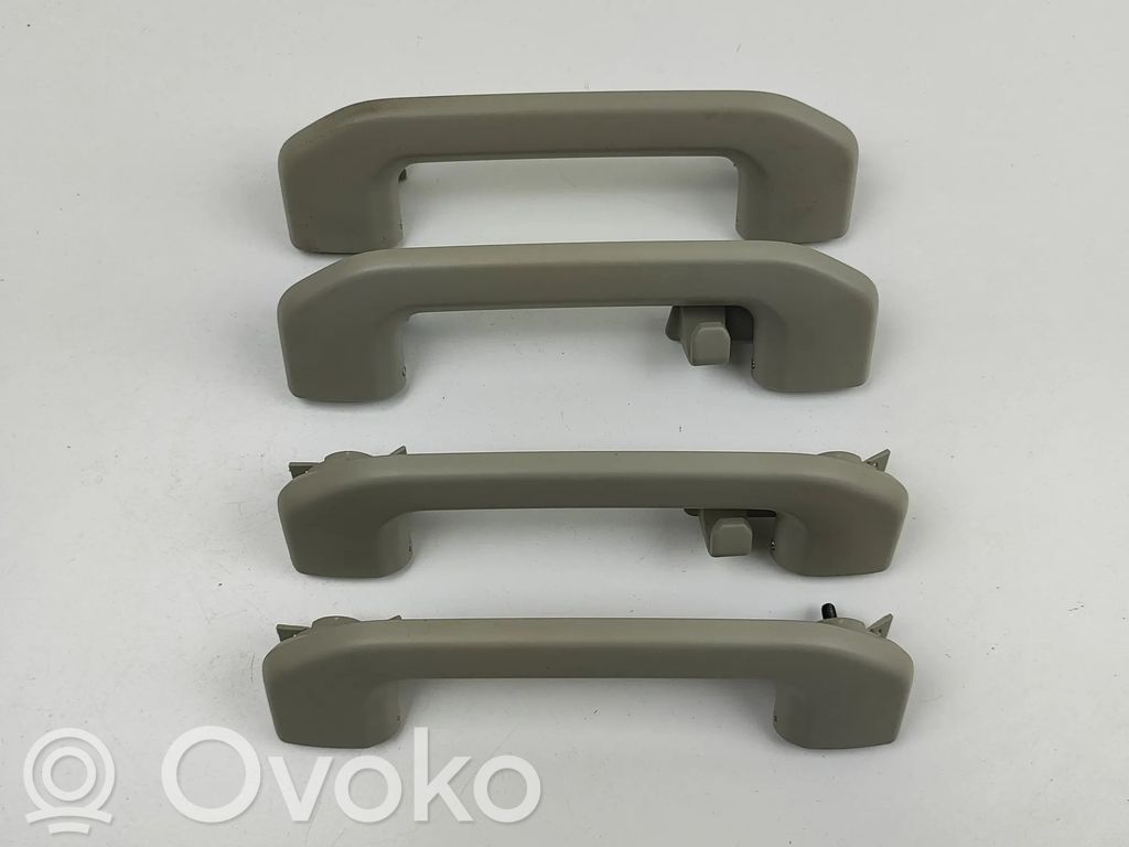 Volvo XC60 Un set di maniglie per il soffitto 
