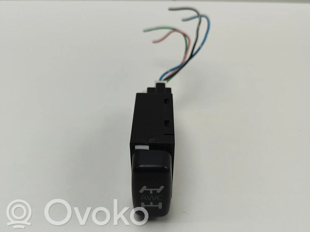 Mitsubishi Lancer VIII Otros interruptores/perillas/selectores 