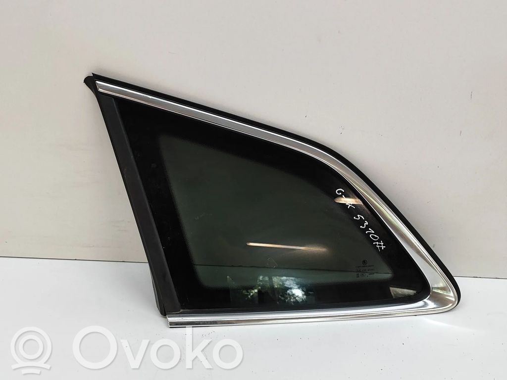 Skoda Enyaq iV Geam lateral spate
