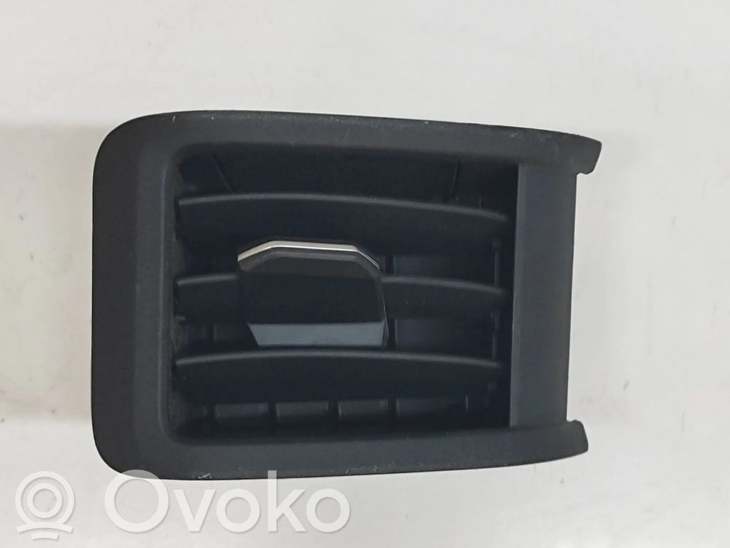 Toyota bZ4X Dysze / Kratki nawiewu deski rozdzielczej 