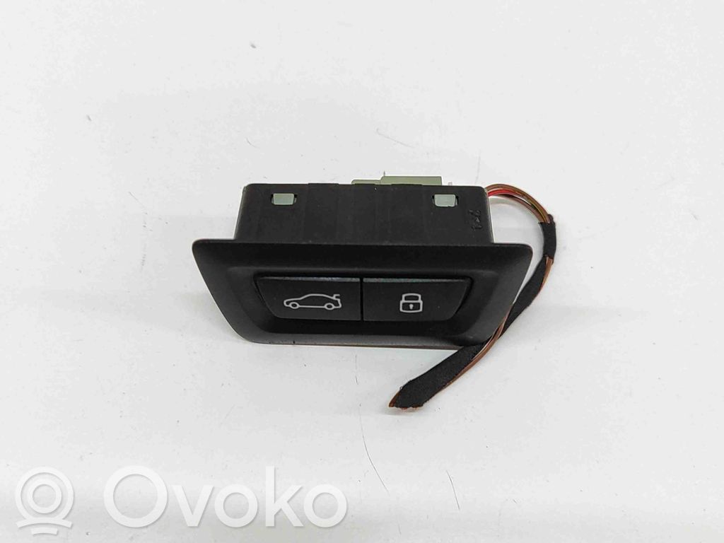 BMW X2 U10 Tailgate/boot open switch button 
