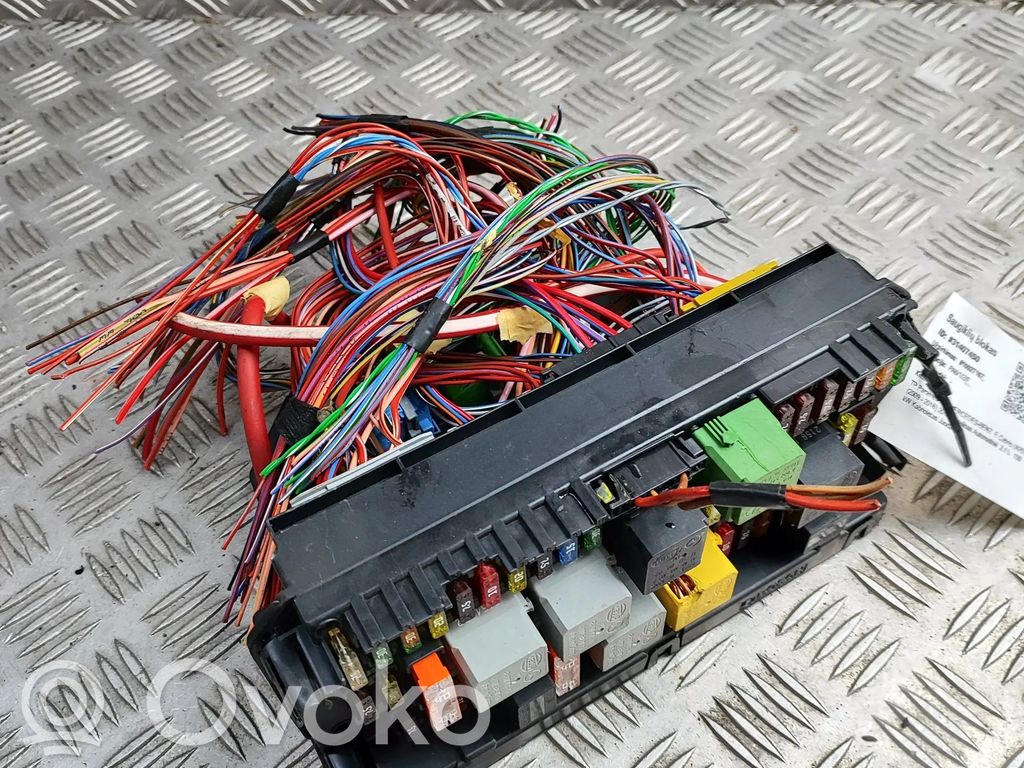 Mercedes-Benz E A207 Módulo de fusible 