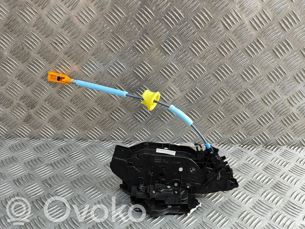 BMW 5 G60 G61 Priekšpusē slēdzene 