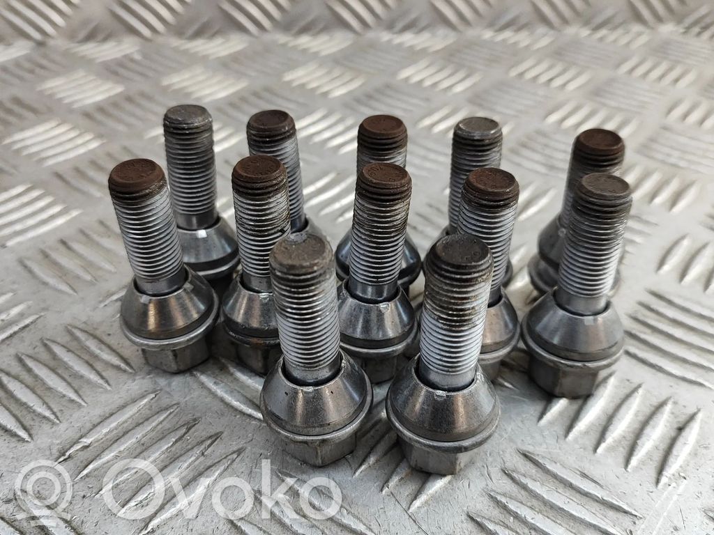 Mutterit/pultit   31423735