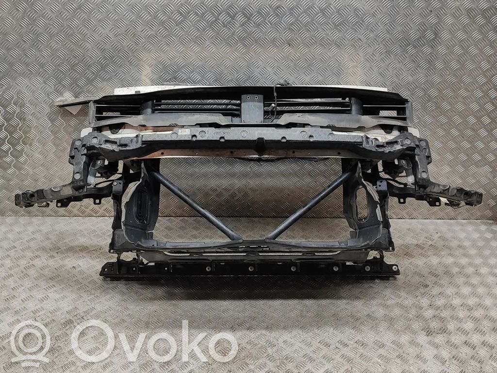 BMW X5 G05 Pas przedni 