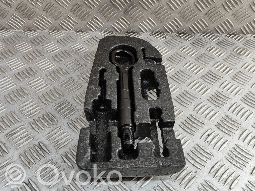 Audi Q4 e-tron Anillo de remolque 