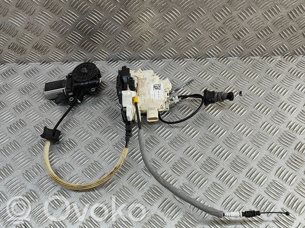 Audi Q7 4M Zamek drzwi przednich 