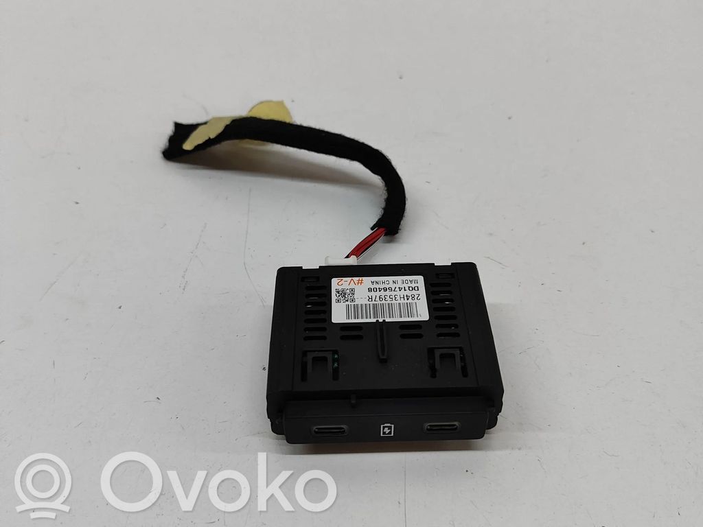 Renault Austral USB socket connector 