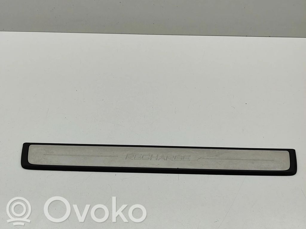 Volvo XC40 Osłona słupka szyby przedniej / A 