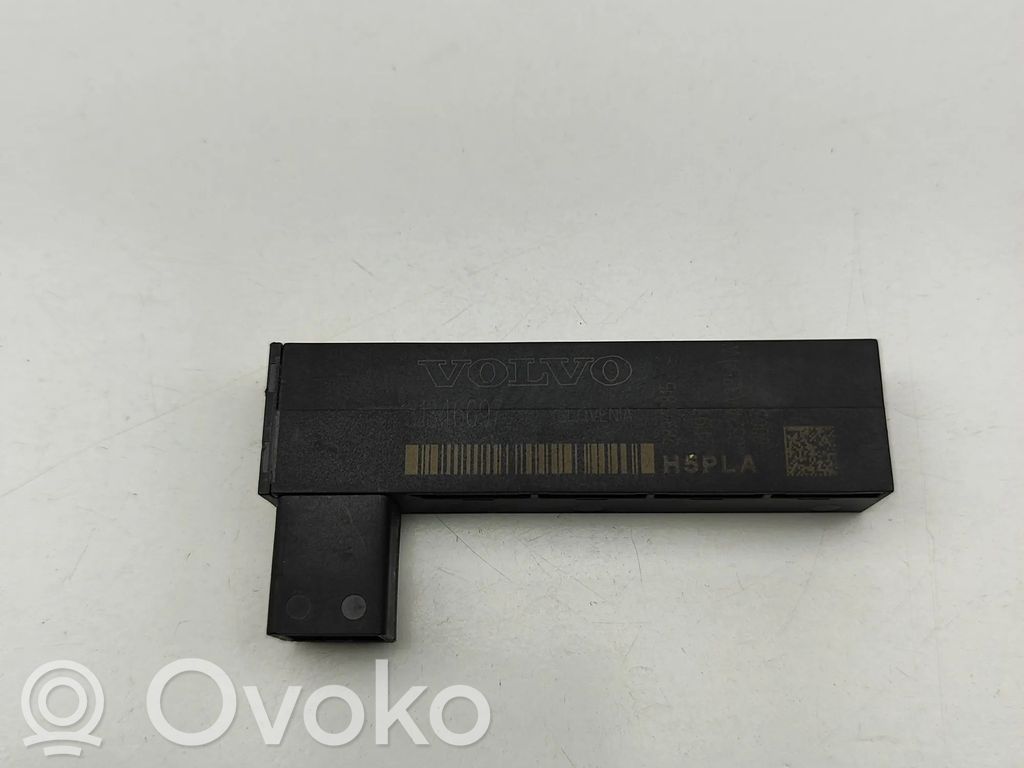 Volvo XC40 Antena systemu bezkluczykowego 
