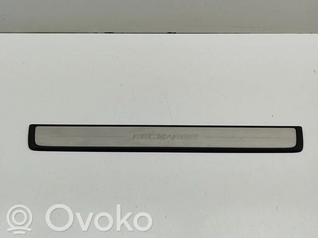 Volvo XC40 Listwa progowa przednia 