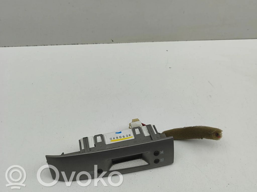 Isuzu D-Max Clock 