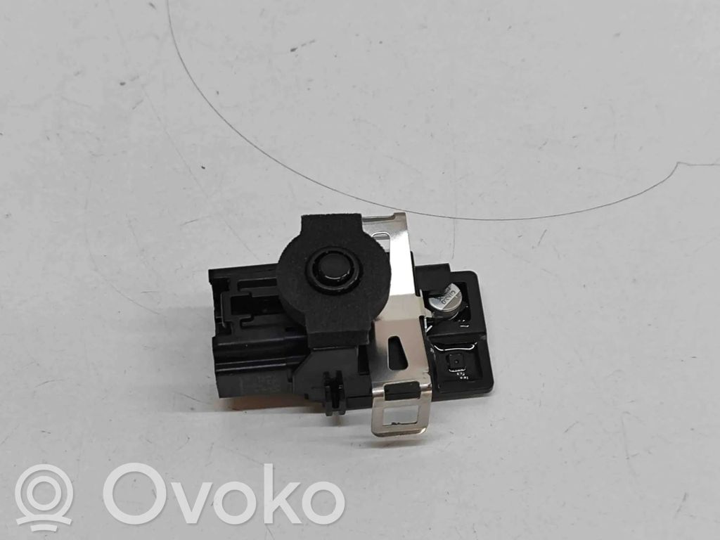 Ford Kuga III Öltemperatur Sensor Fühler Geber 