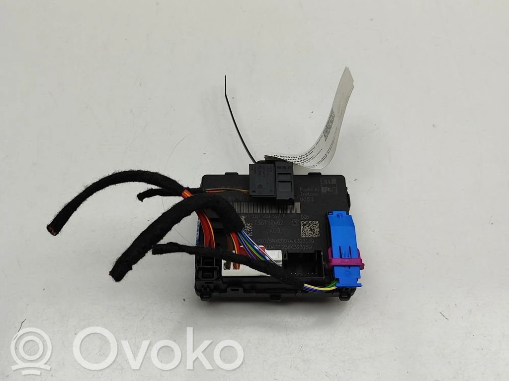 Skoda Enyaq iV Door control unit/module 