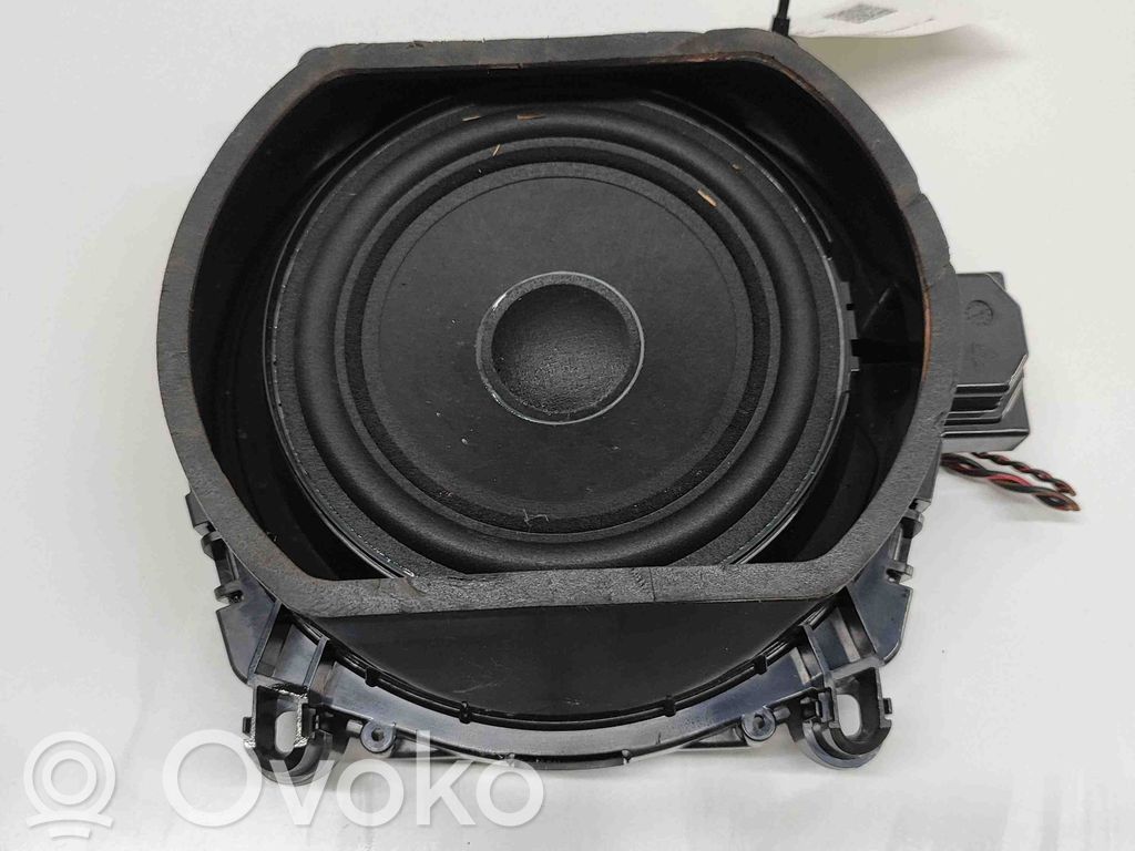 BMW X3 F25 Subwoofer 