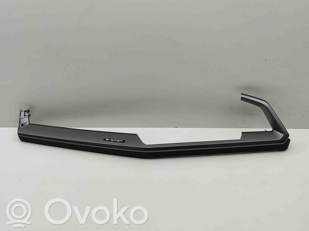 Audi Q4 e-tron Ramă inferioară panou bord 