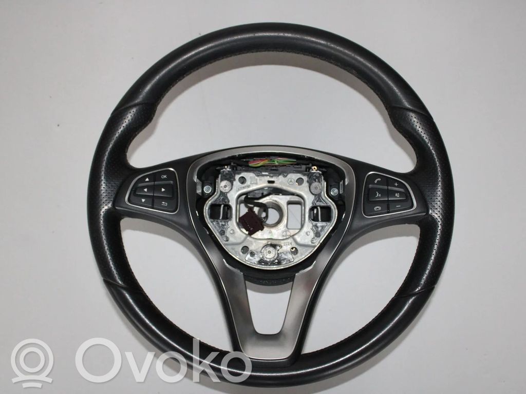 Mercedes-Benz A W176 Ohjauspyörä
