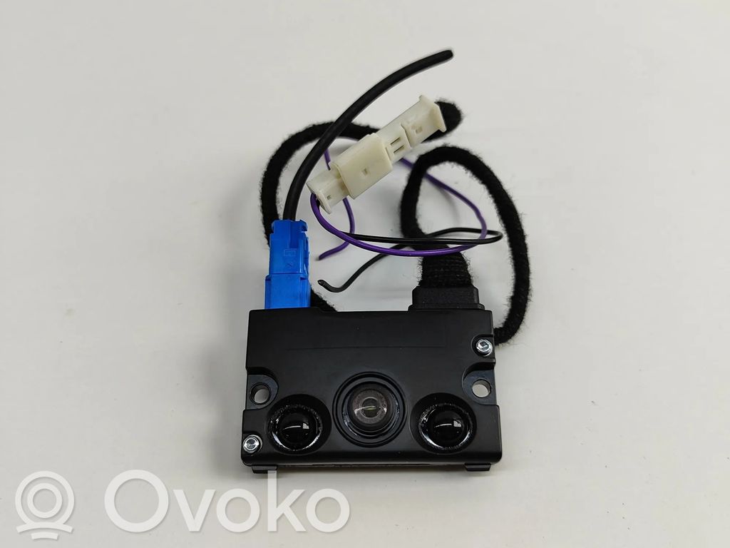 Tesla Model Y Windshield/windscreen camera 