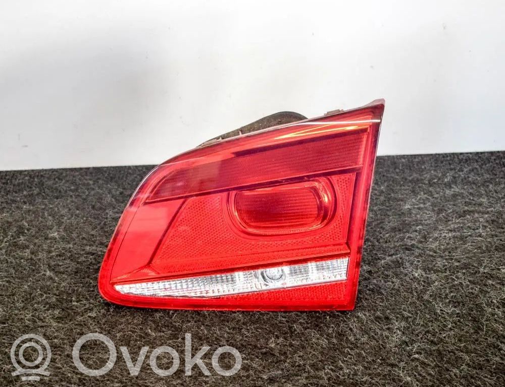 Volkswagen PASSAT B7 Luci posteriori del portellone del bagagliaio 